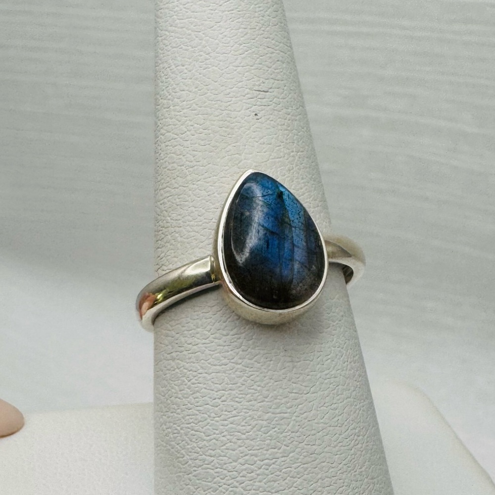 S925 Teardrop Labradorite Ring - image 1